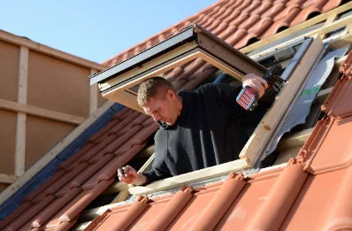 Pose de fenêtres de toit Velux à Montberthault